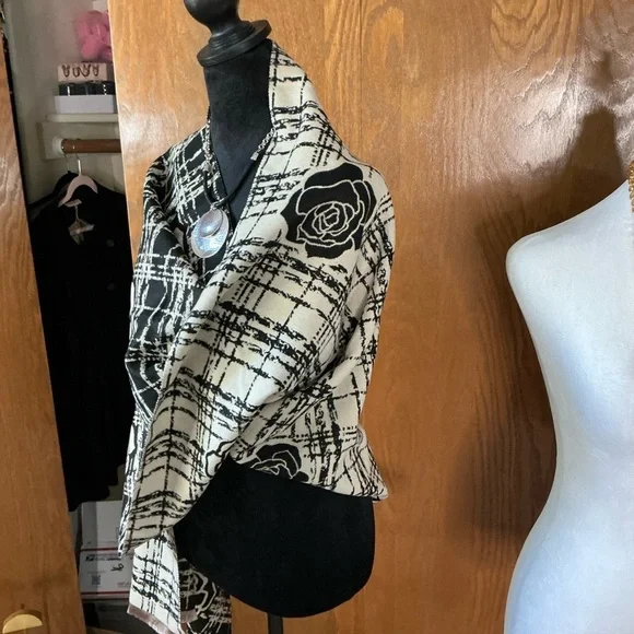 Black and Cream Plaid Shawl with Camelia floral Design - Picture 8 of 11